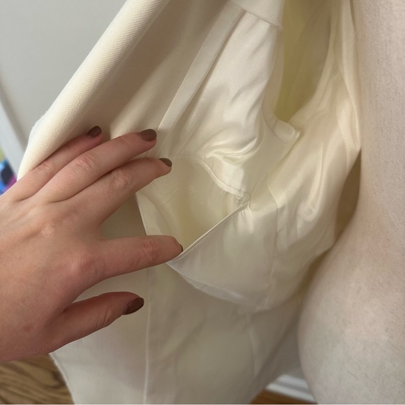 $648 Frame oversized cut edge blazer in off white- Size XS - Picture 9 of 10
